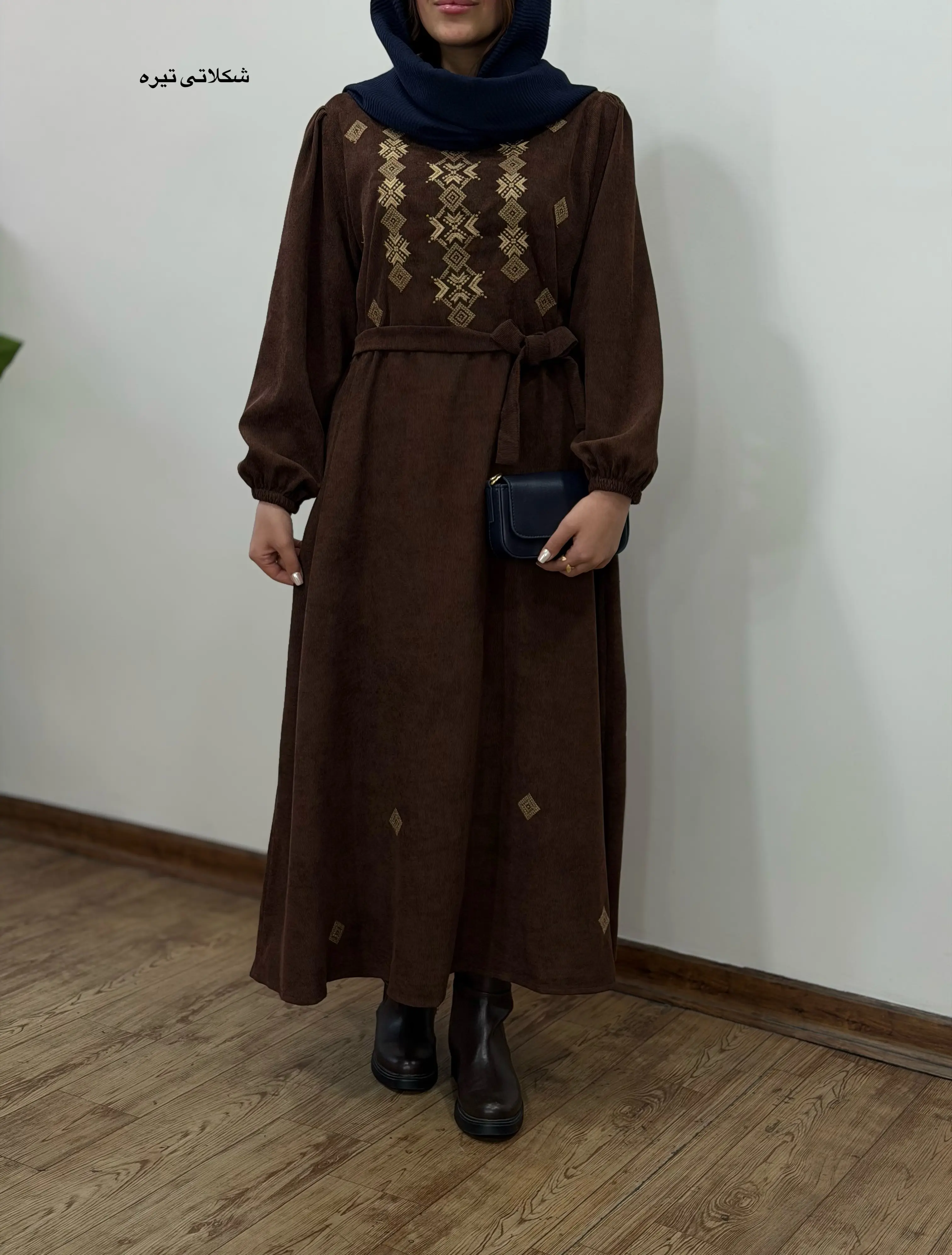 پیراهن مانتویی گلدوزی شیوا